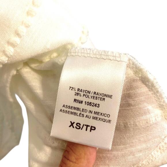 Bobeau Flutter Sleeve Cold Shoulder Top White XS - Picture 3 of 6